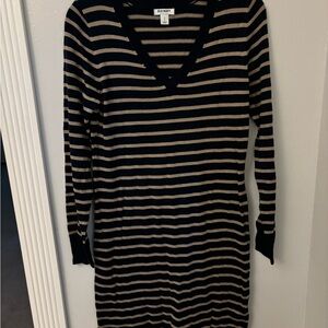 - NWT Old Navy Tan & Navy Striped V Neck Sweater Dress Long sleeves.